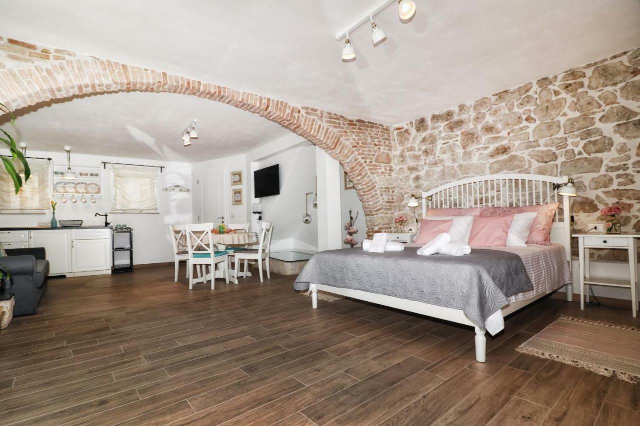 Cozy Apartment MARÌ Rovigno Esterno foto